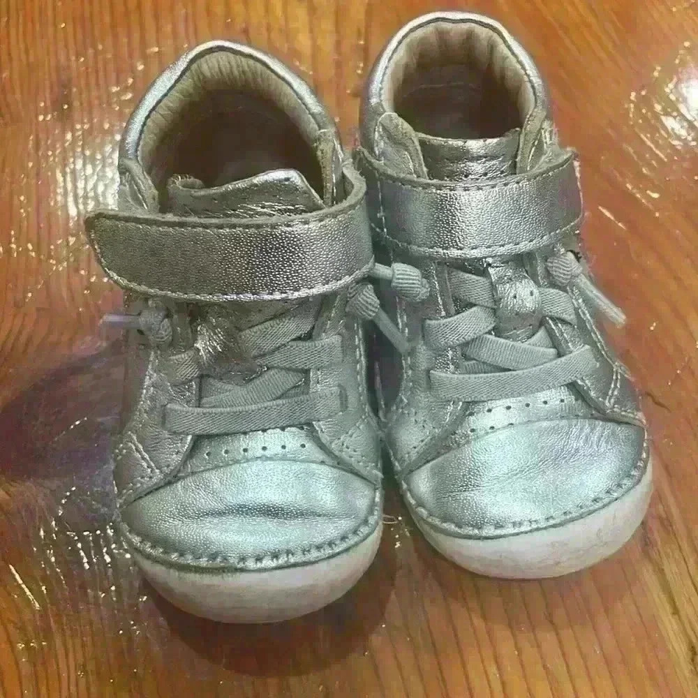 Old Soles Australia silver and rose gold 6-9 months US 3 baby sneaker shoes
